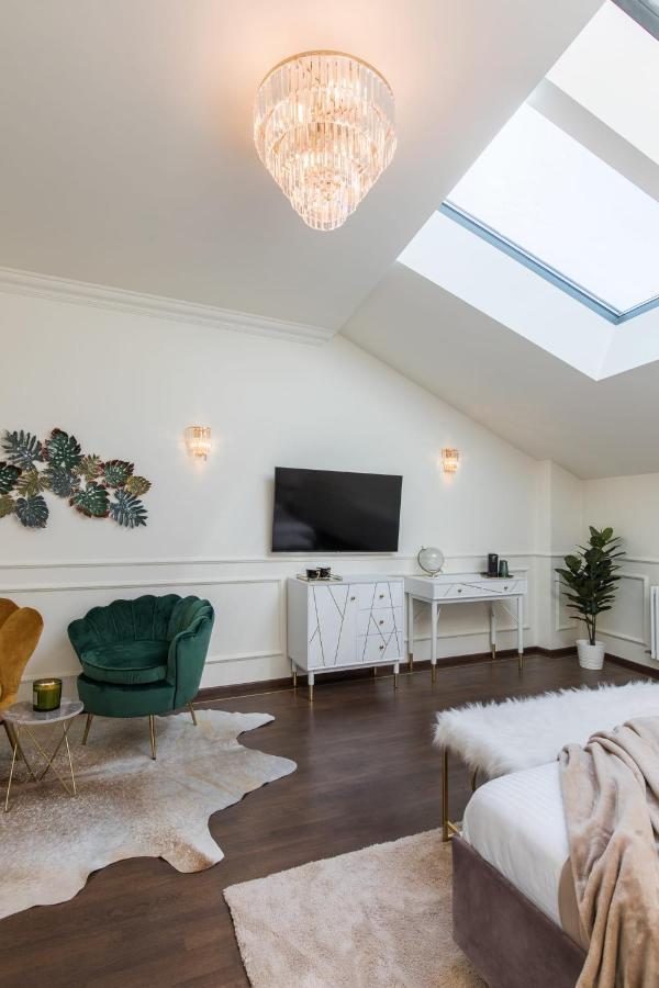 Holt Old Town Luxury Suites Bukareszt Zewnętrze zdjęcie