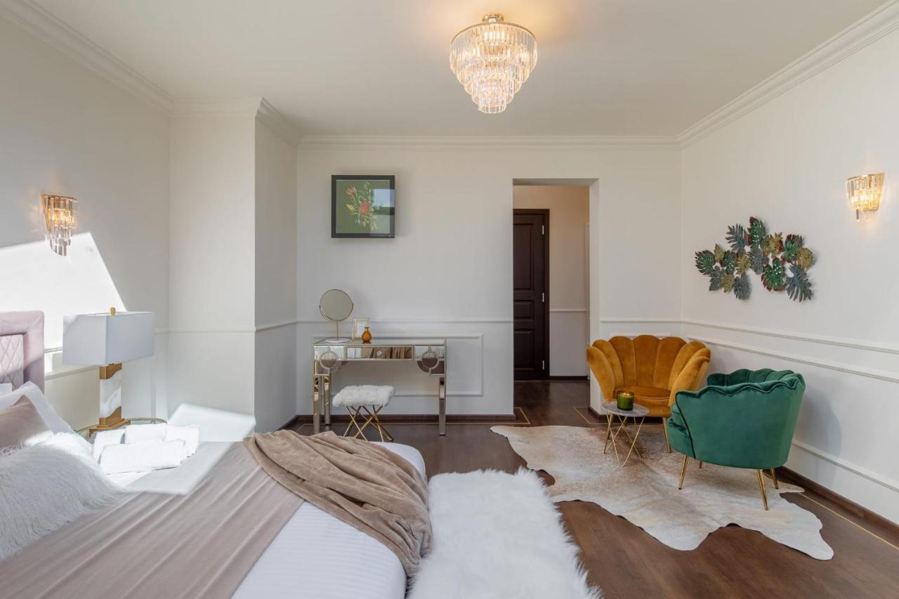 Holt Old Town Luxury Suites Bukareszt Zewnętrze zdjęcie