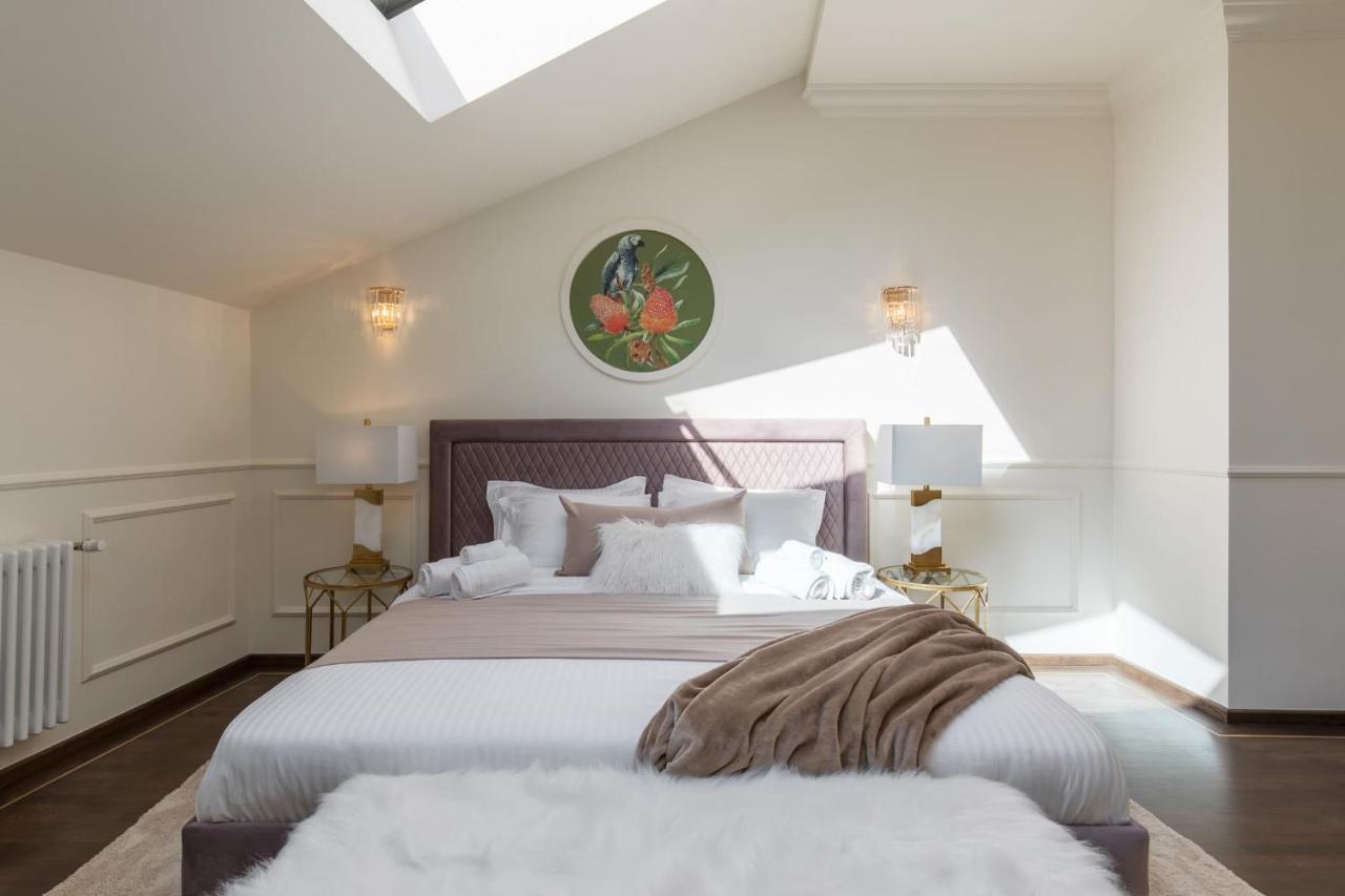 Holt Old Town Luxury Suites Bukareszt Zewnętrze zdjęcie