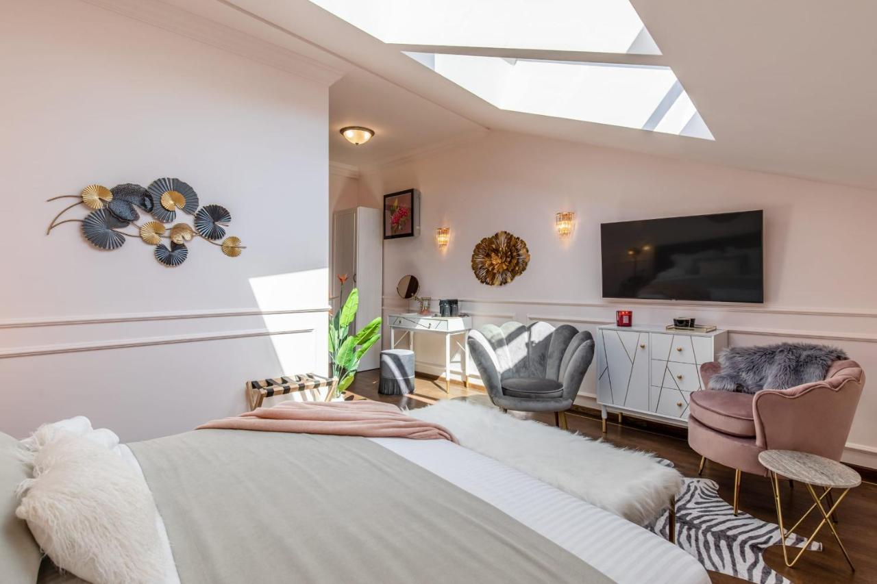 Holt Old Town Luxury Suites Bukareszt Zewnętrze zdjęcie
