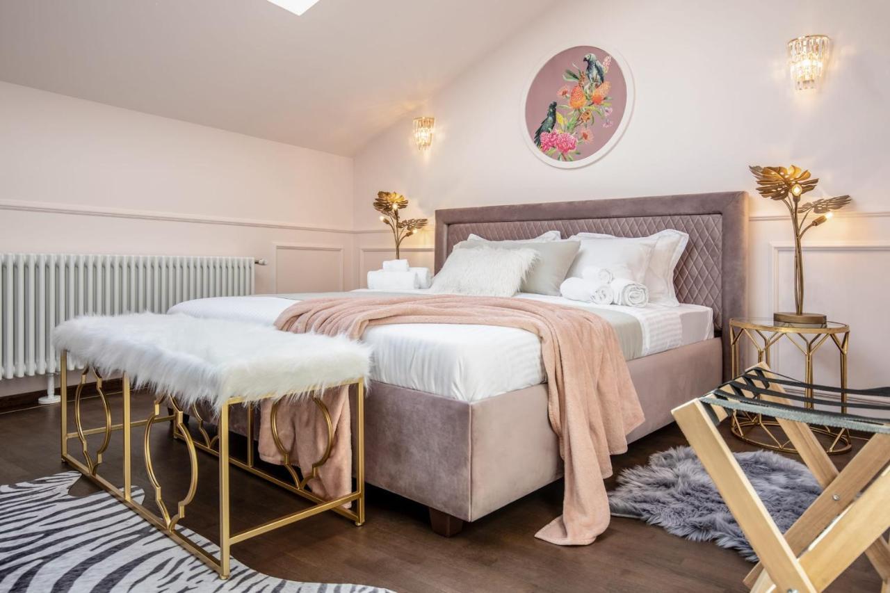 Holt Old Town Luxury Suites Bukareszt Zewnętrze zdjęcie