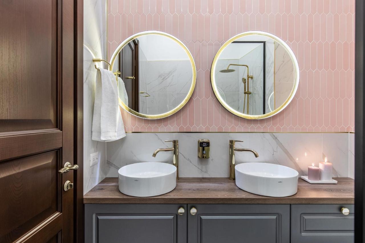 Holt Old Town Luxury Suites Bukareszt Zewnętrze zdjęcie