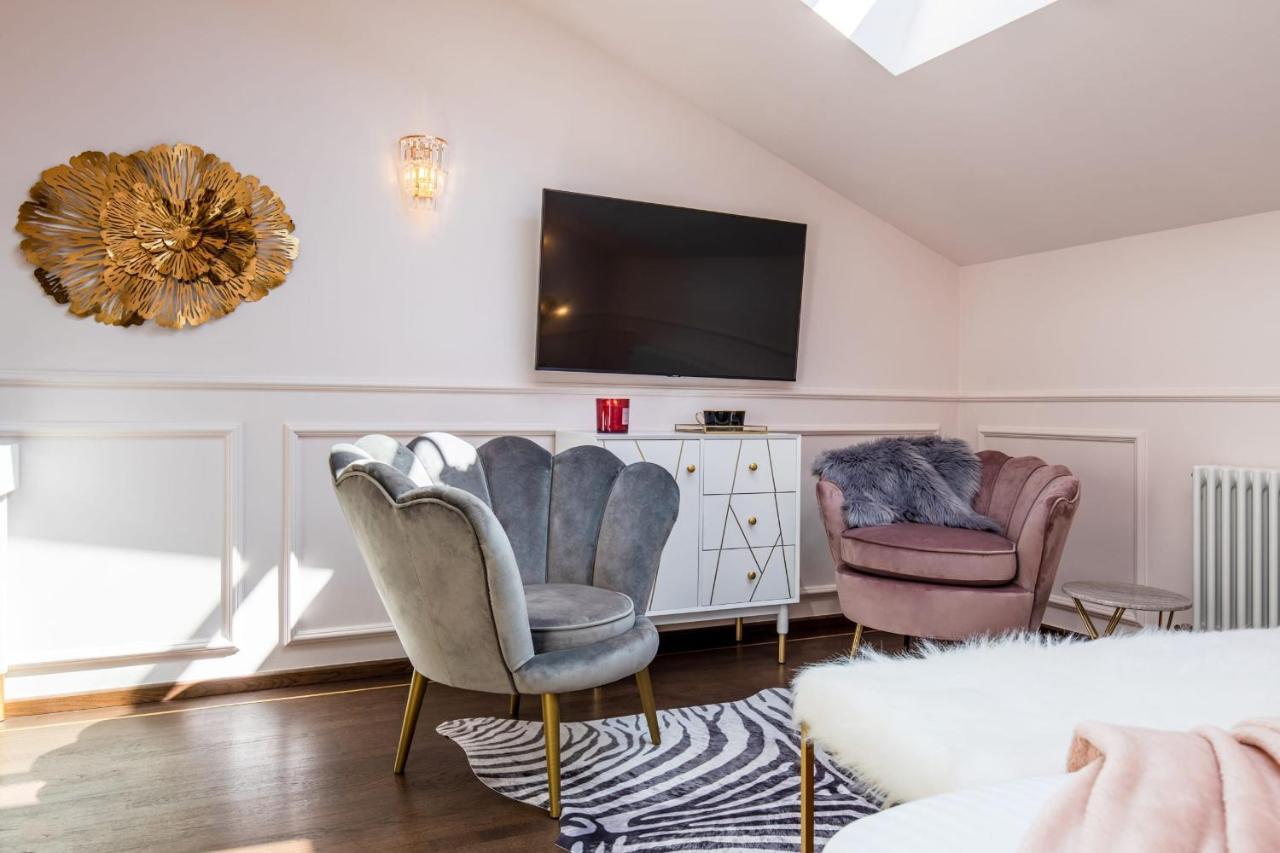 Holt Old Town Luxury Suites Bukareszt Zewnętrze zdjęcie