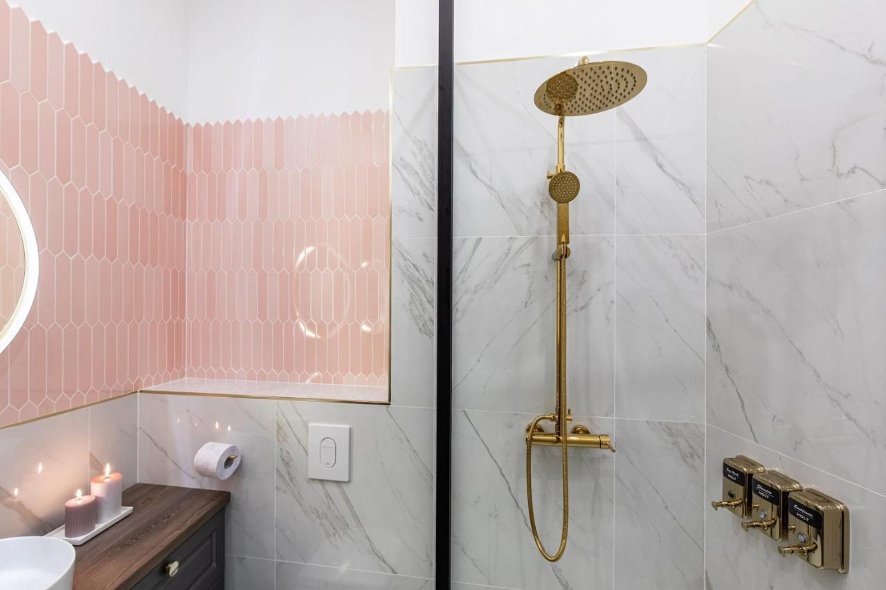 Holt Old Town Luxury Suites Bukareszt Zewnętrze zdjęcie