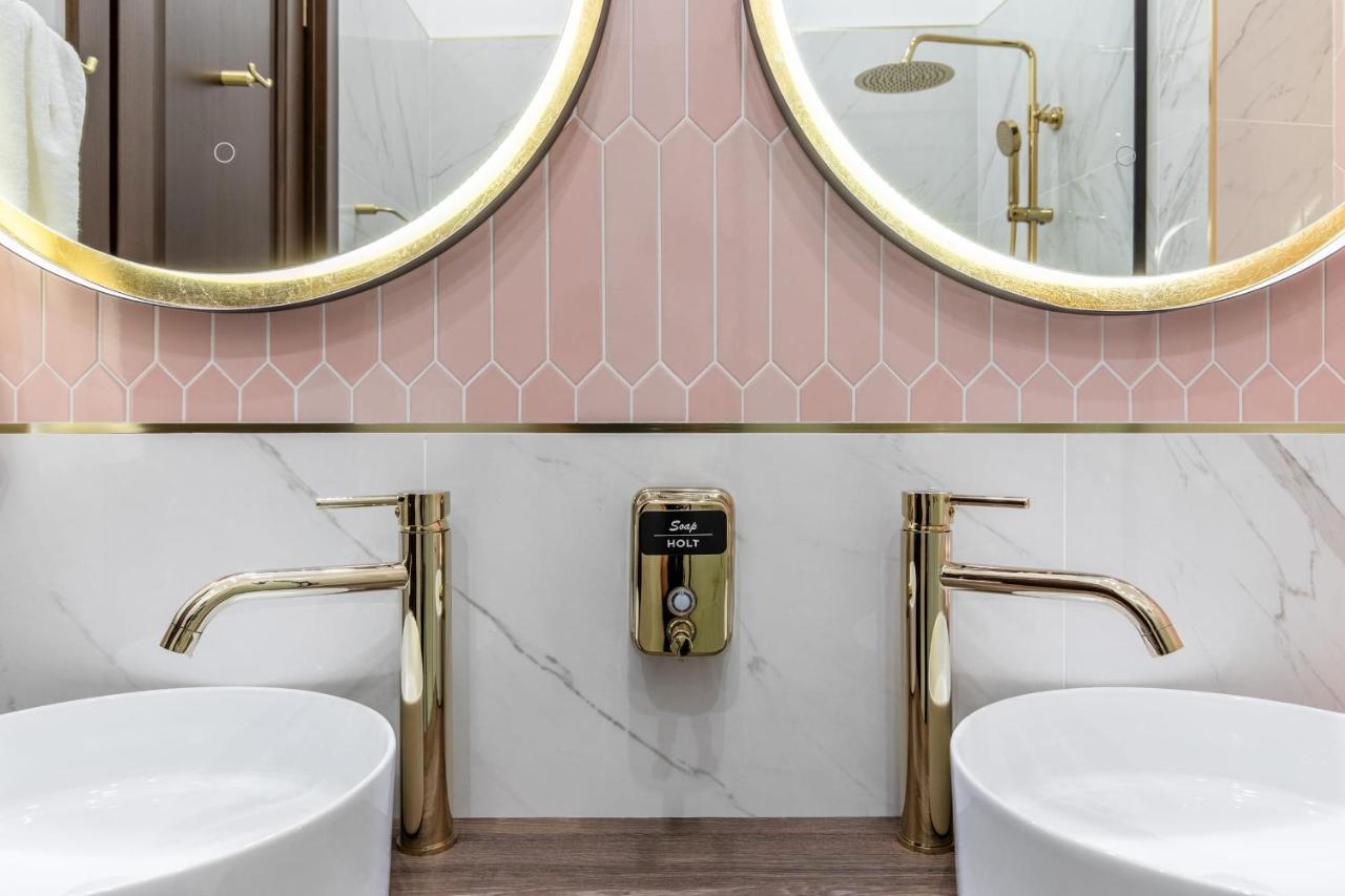 Holt Old Town Luxury Suites Bukareszt Zewnętrze zdjęcie