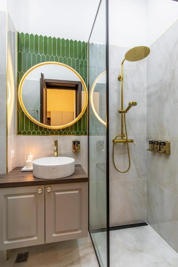 Holt Old Town Luxury Suites Bukareszt Zewnętrze zdjęcie